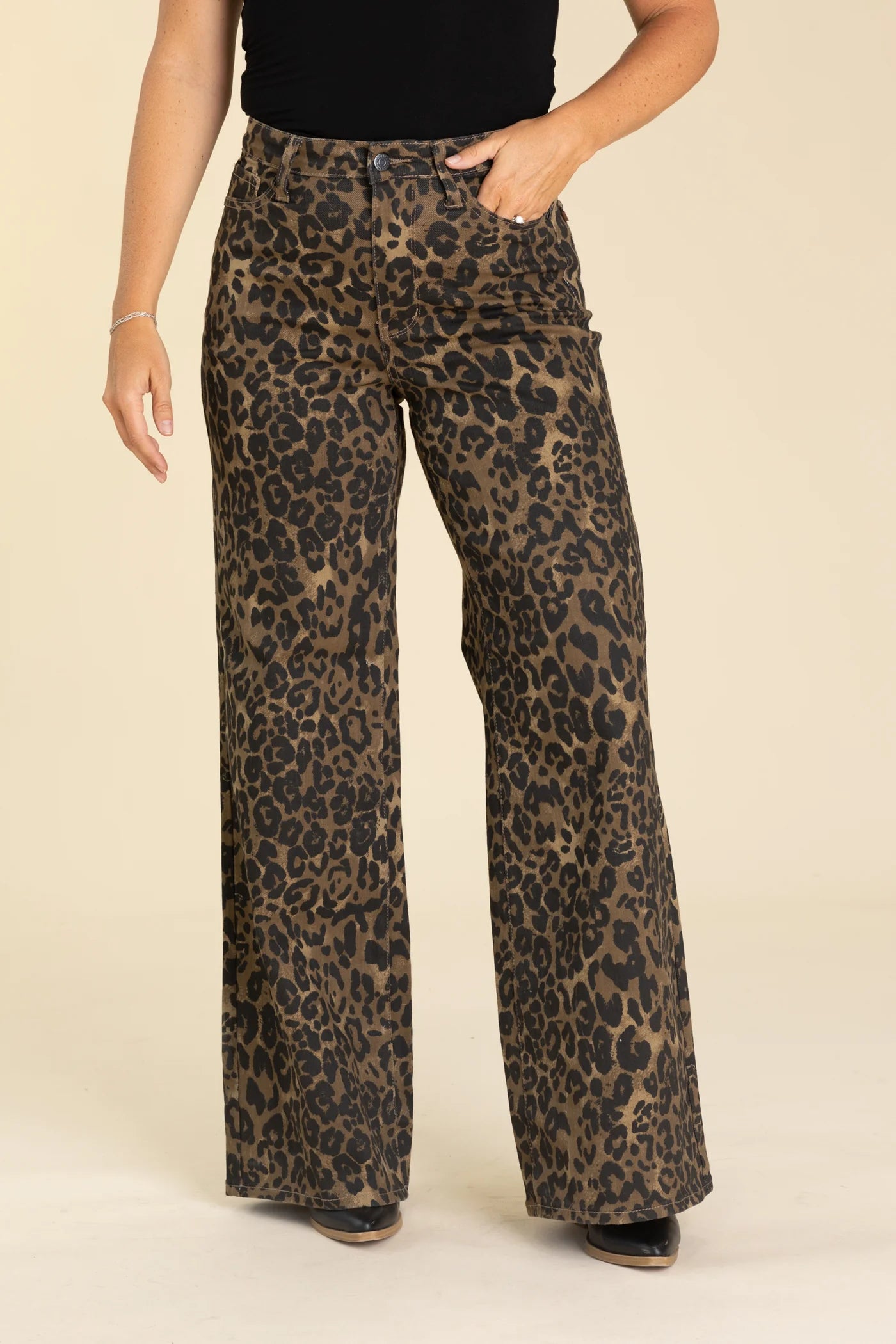 HW Retro Wide Leg Leopard Jeans 881022