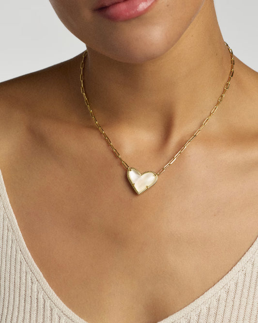 ARI HEART STATEMENT SHORT PENDANT NECKLACE GOLD IVORY MOTHER OF PEARL