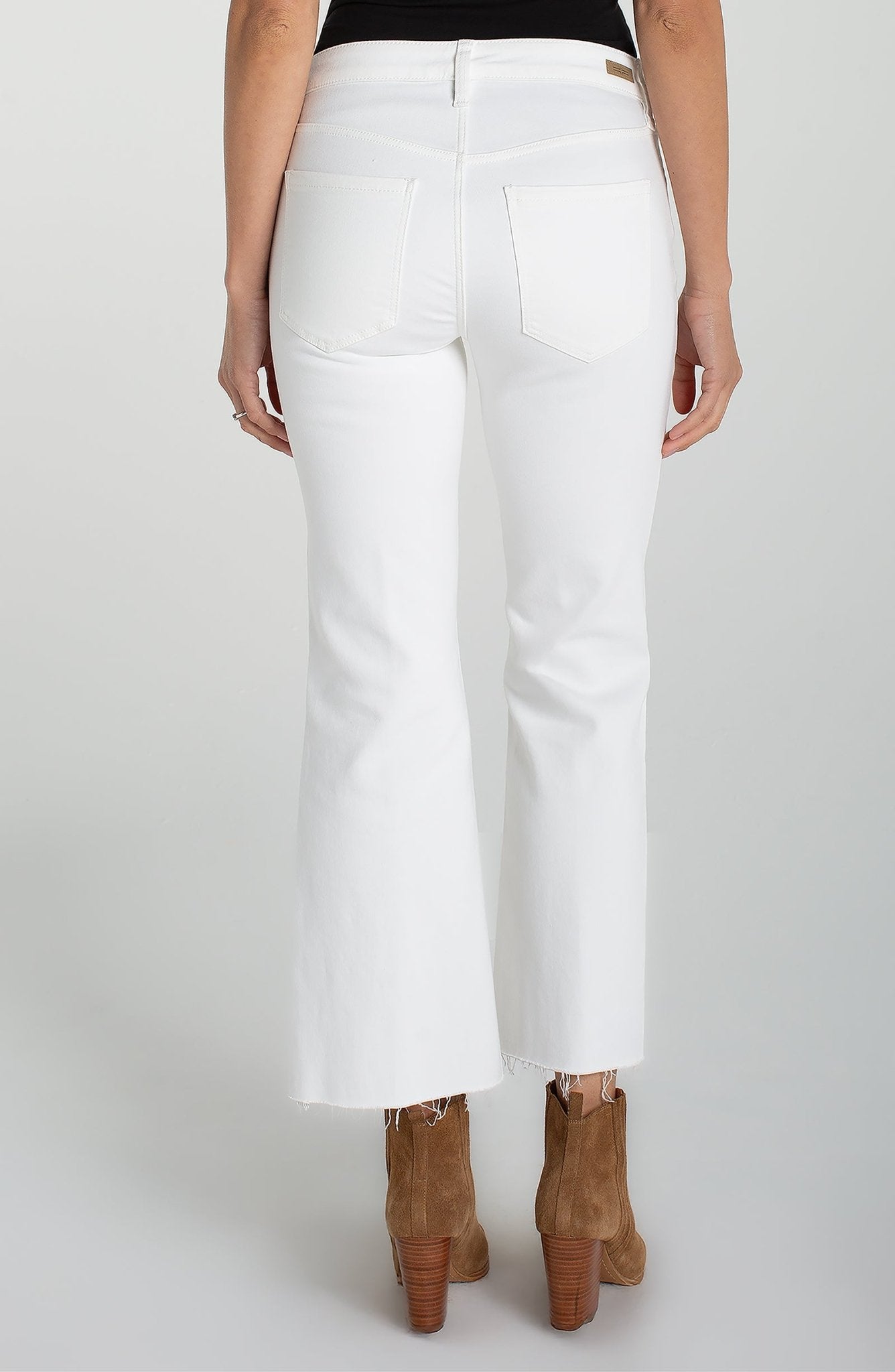 Hannah Crop Flare White - She Chester