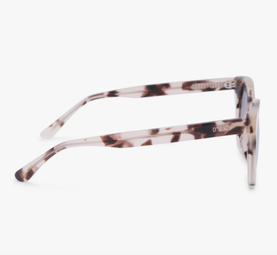Chelsea Houska Astro II Cream