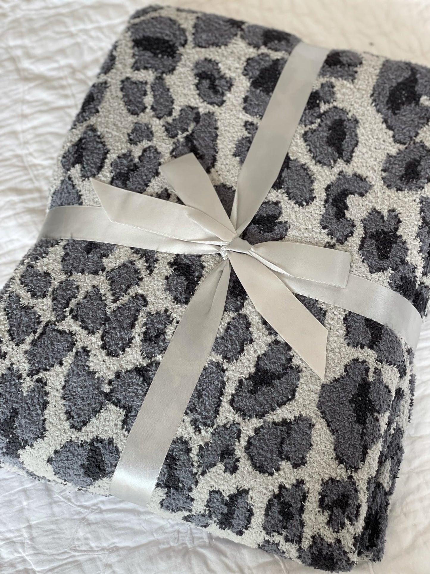 Luxe Dark Grey Cheetah Blanket