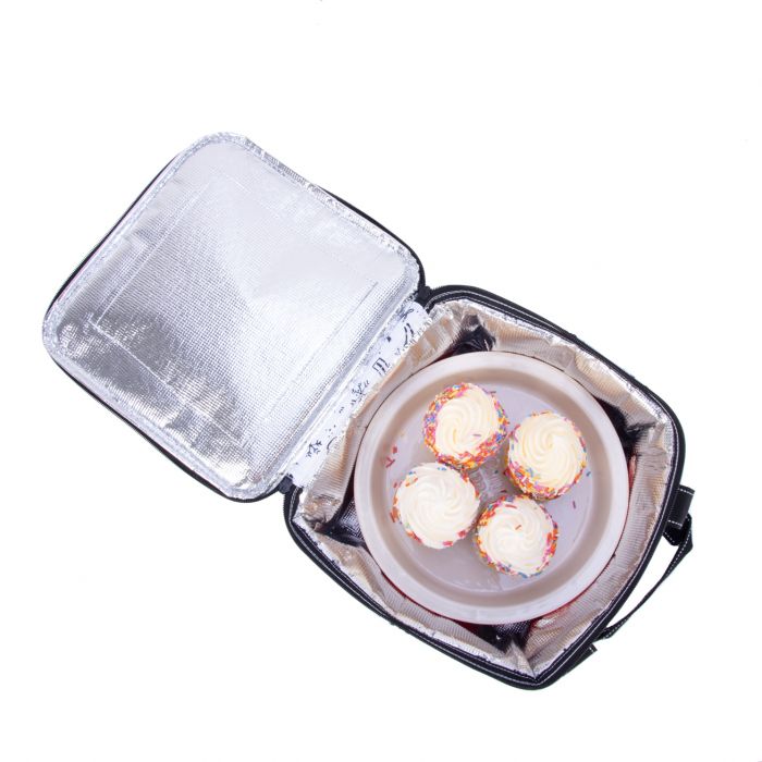 Deep Dish Casserole Carrier - Daching Thru The Snow