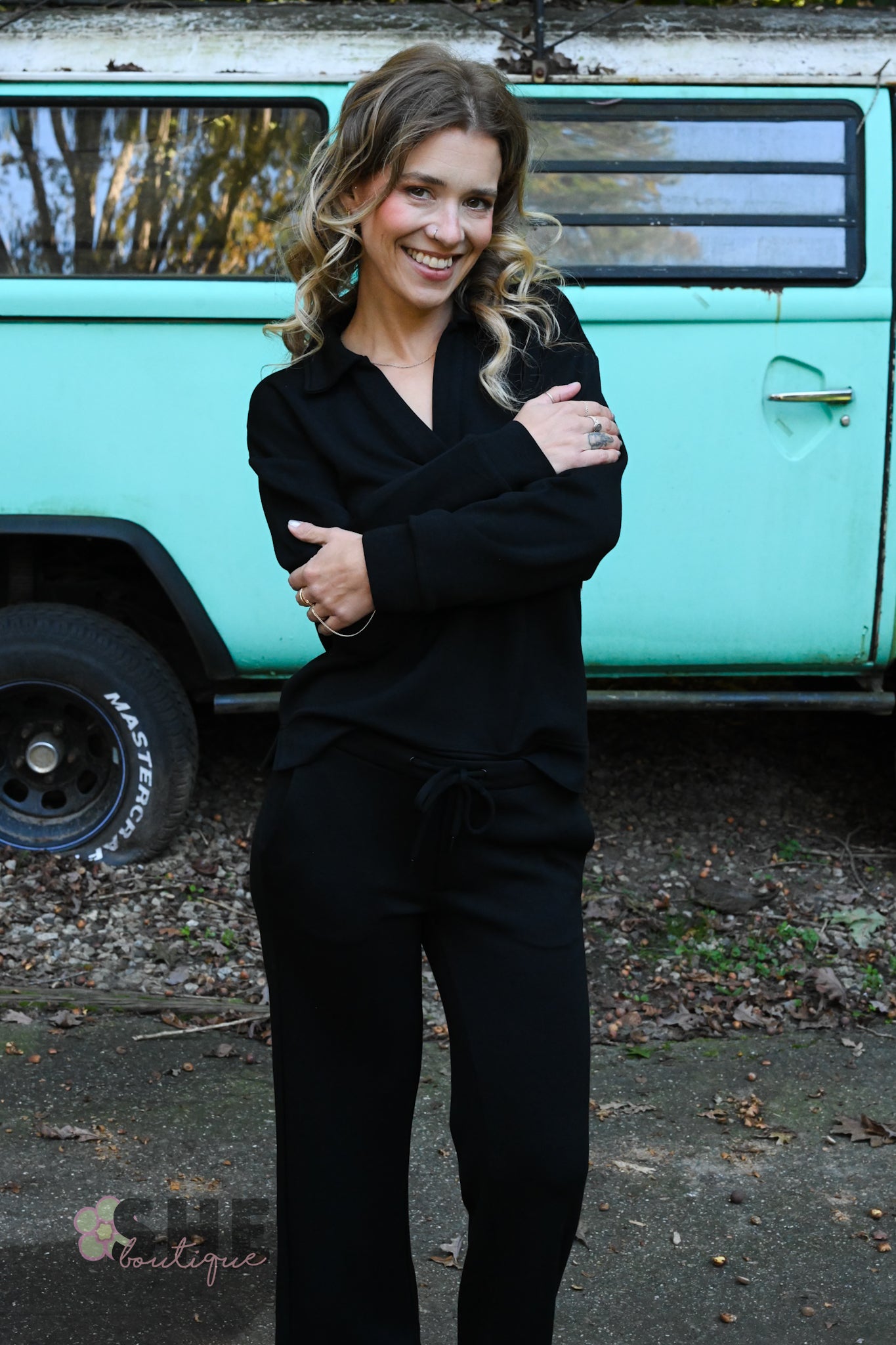 Vneck Cloud Black Popover