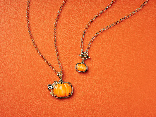 PUMPKIN LINK AND CHAIN NECKLACE SILVER ORANGE MOTHER OF PEARL