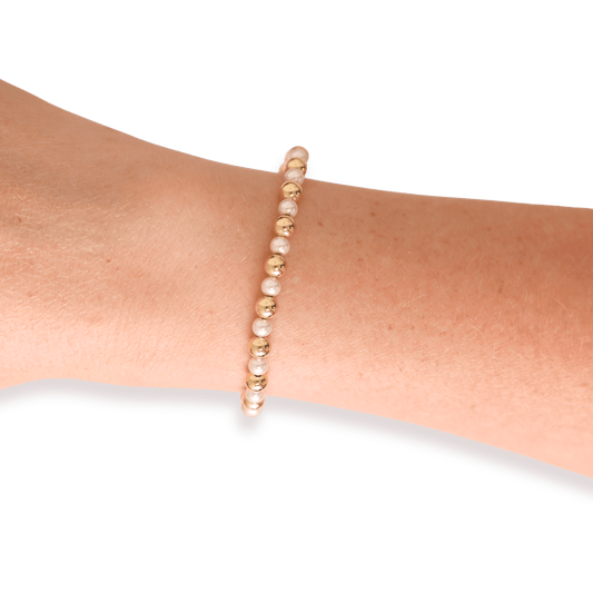 Anna Pearl Bracelet in Gold: Standard 6.75 Inch - She Chester