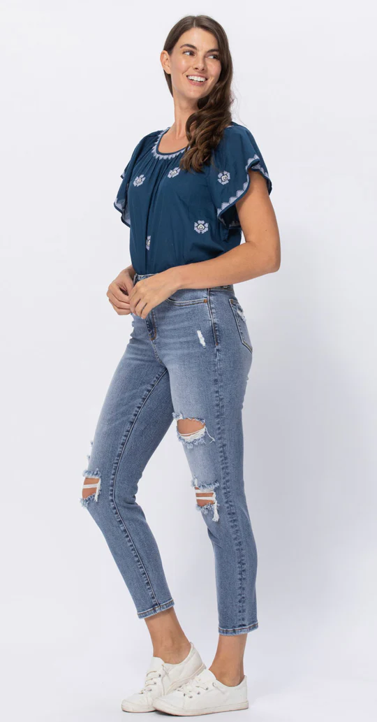 Chester High Rises High Rise Destroyed Slim Fit – She Chester