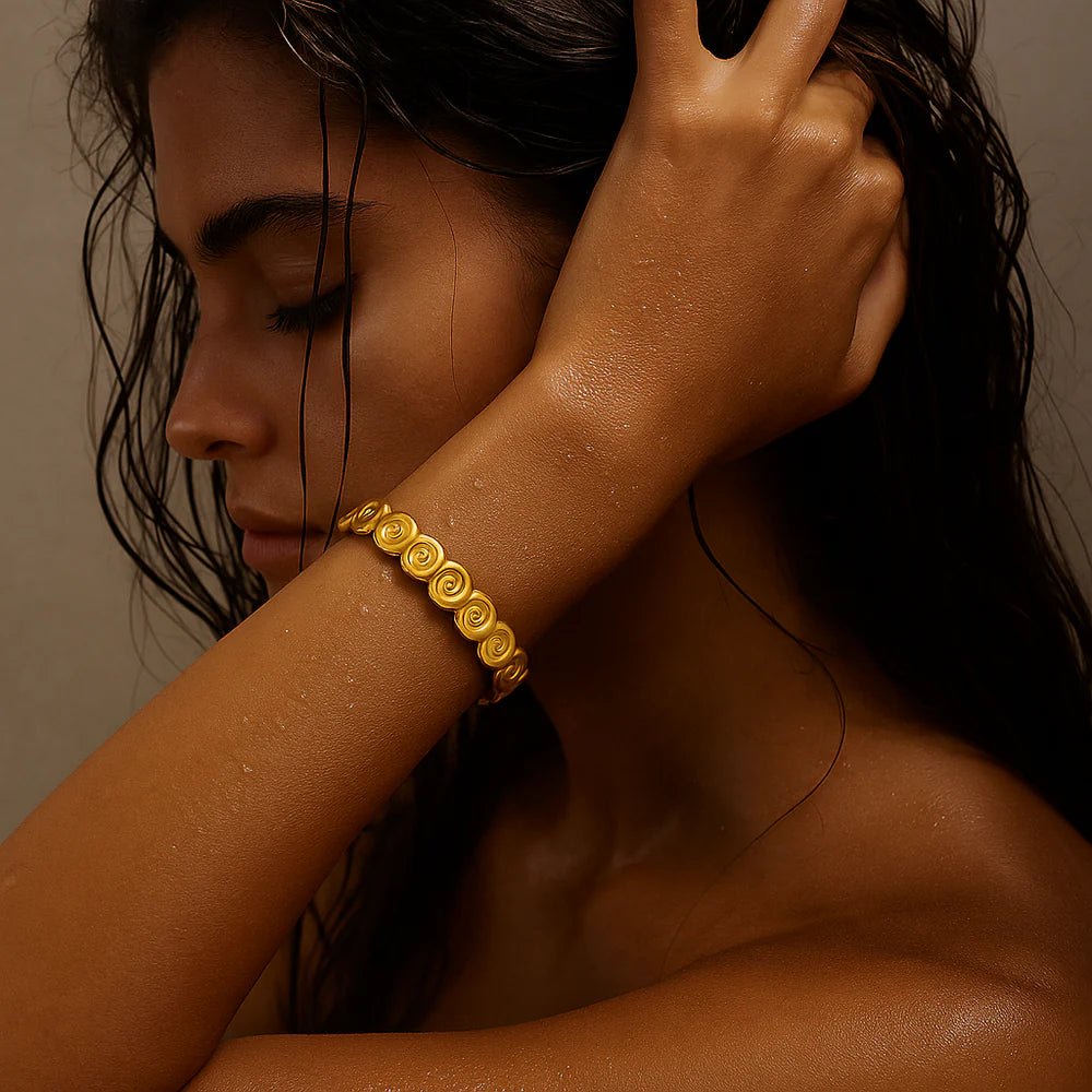 Chrishell Shell Bangle Bracelet Gold - She Chester