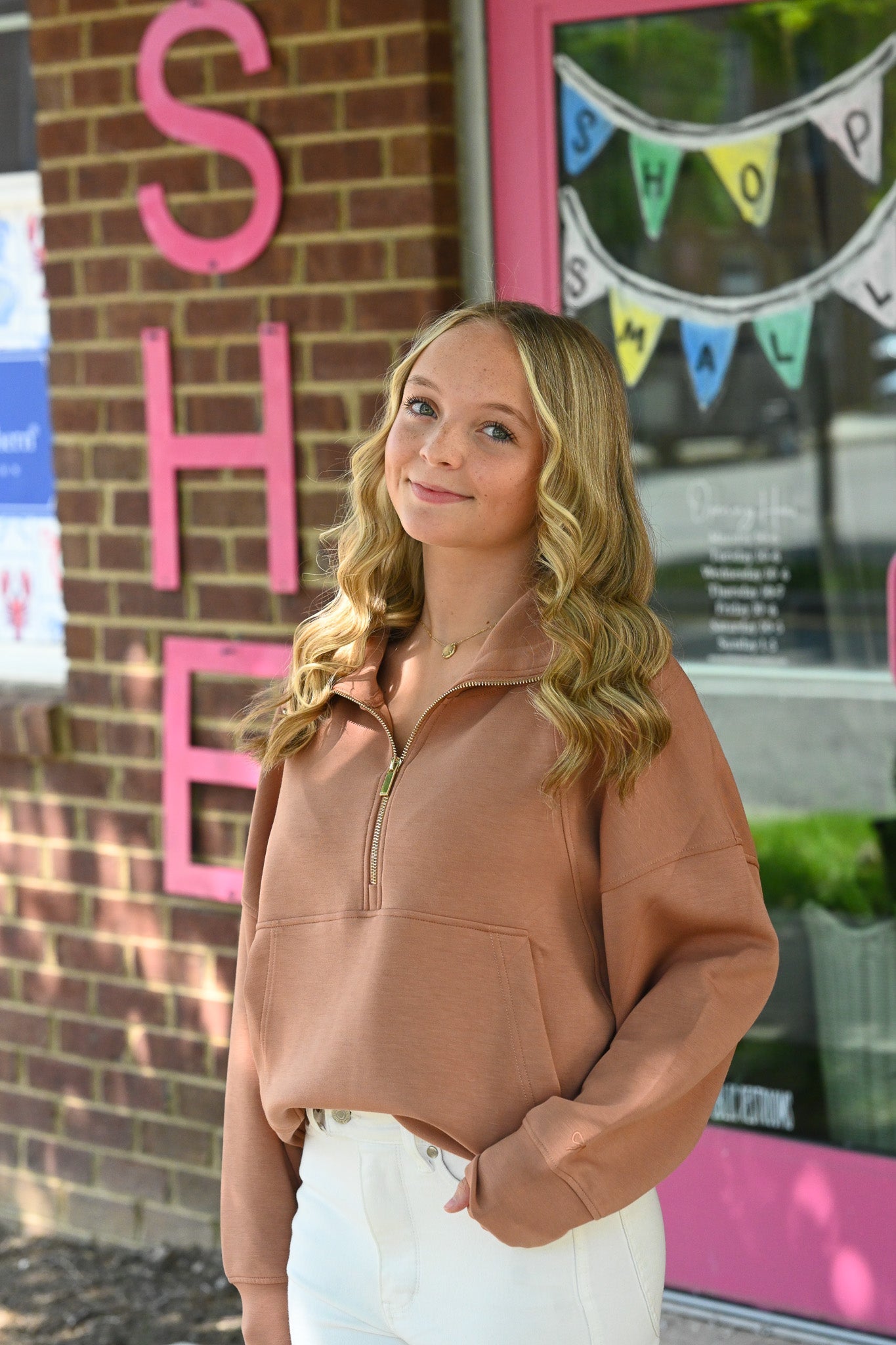 Cozy Mocha Pull SS Zip - She Chester