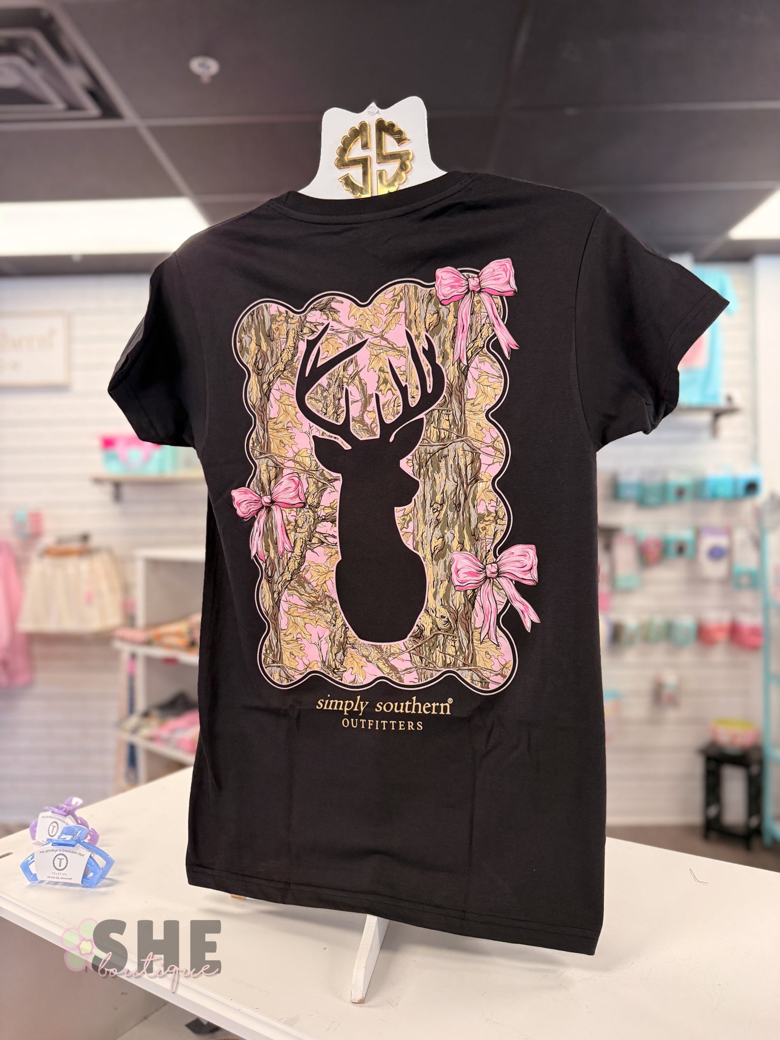 Deer Bow Camo Black SS Tee - She Chester