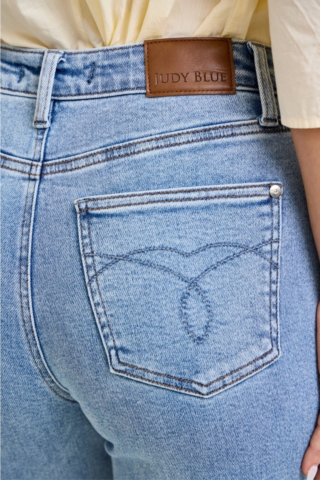 HW Retro Wide Raw Outseam - She Chester