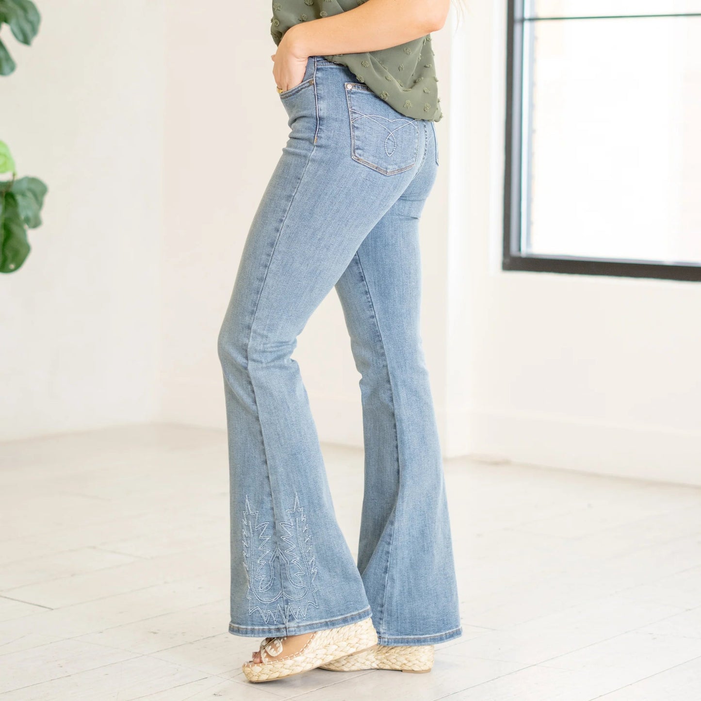 HW Western Embroidery Flare 88606 - She Chester