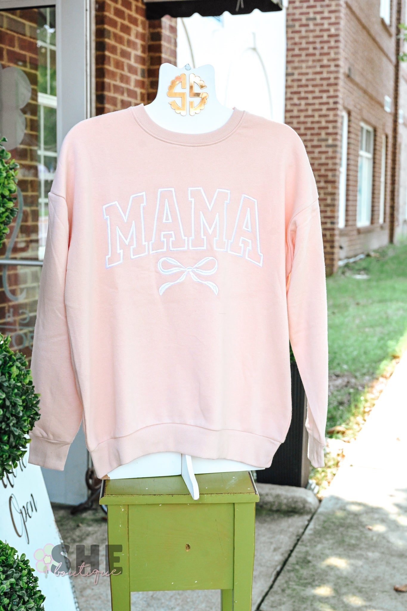 Mama Bow Crewneck - She Chester