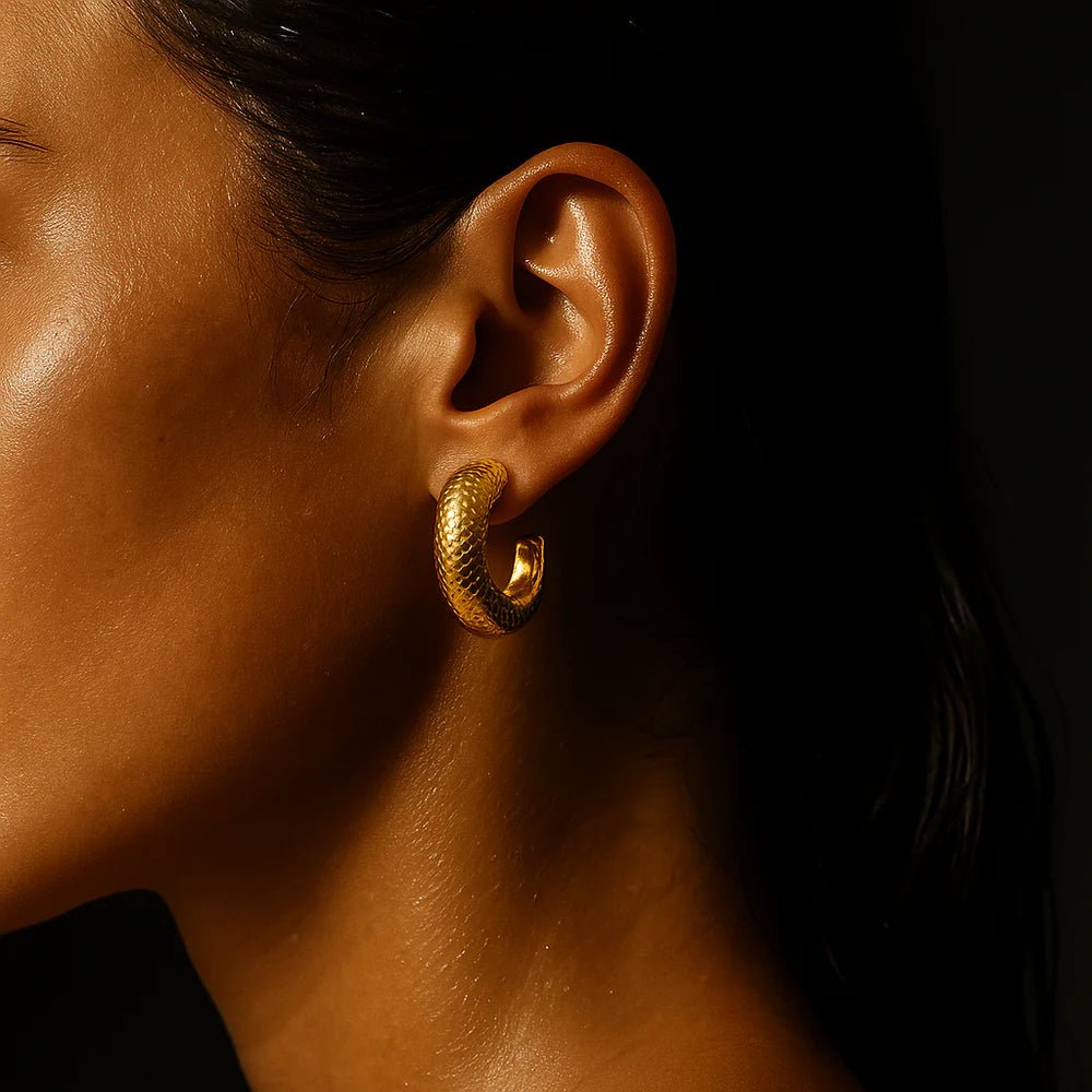 Nella Fish Scale Medium Hoop Earrings Gold - She Chester