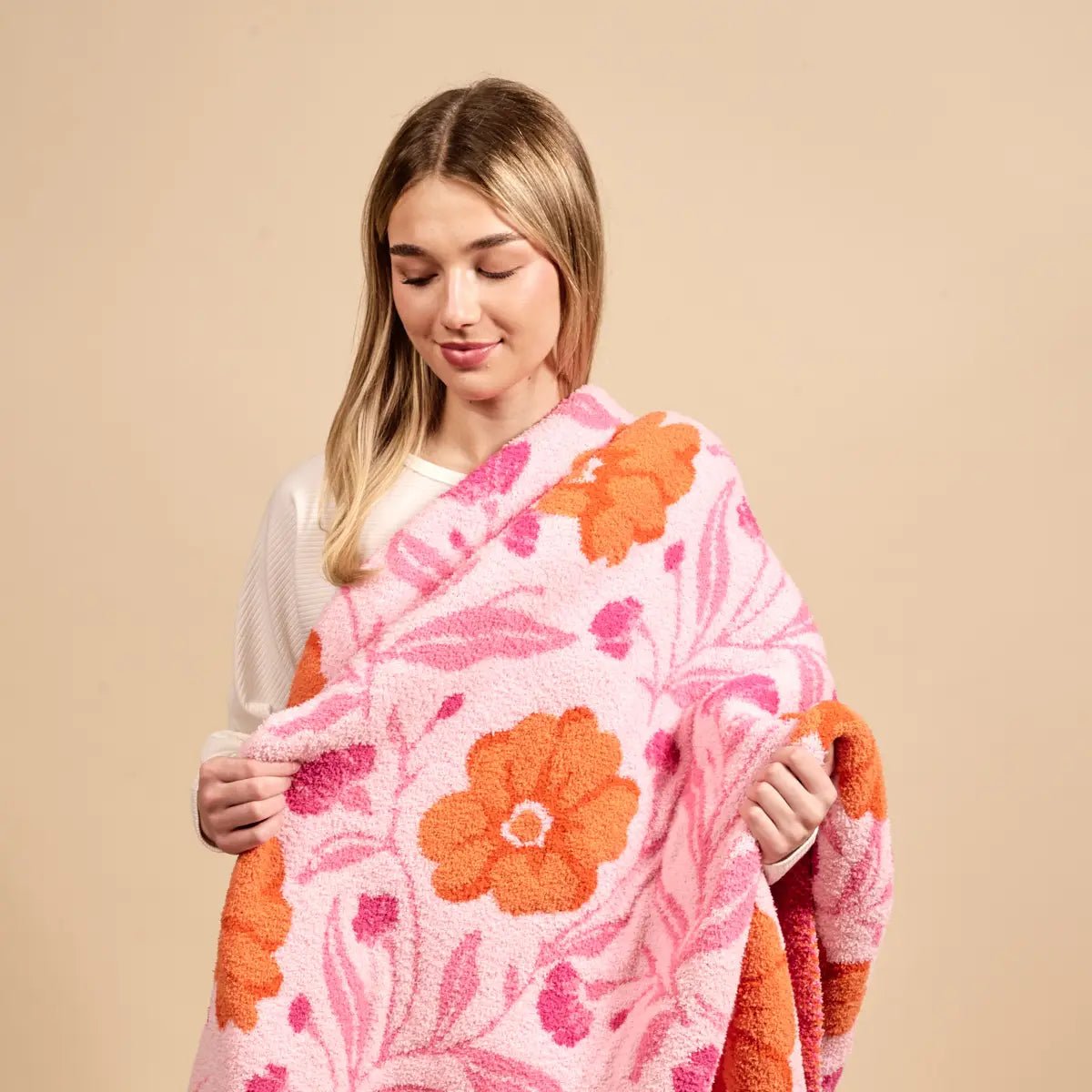 Poppin Petals Cozy Dreams Luxe Blanket - She Chester