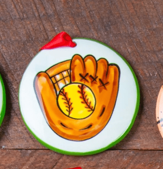 SOFTBALL GLOVE - She Chester