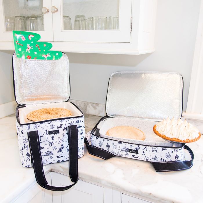 Deep Dish Casserole Carrier - Daching Thru The Snow - She Chester